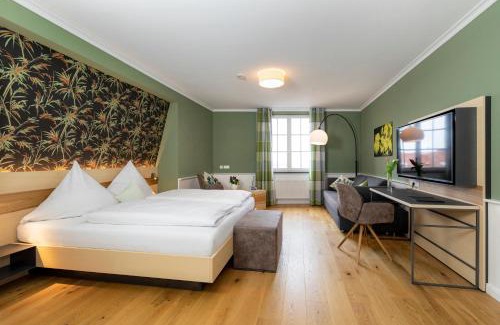 Hagnau Hotel | Beautiful Hotel Der Löwen: Ocean View & Private Beach