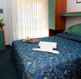 Faro Hotel | Hotel Derby S: Pet-Friendly Retreat with Ocean Views