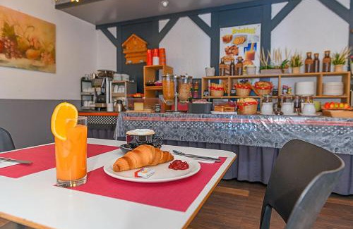 Bulle Hotel | Inviting Hotel des Alpes in Bulle Center with Ocean Views