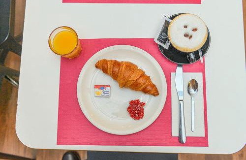Bulle Hotel | Inviting Hotel des Alpes in Bulle Center with Ocean Views