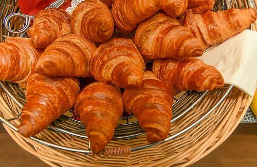 Bulle Hotel | Inviting Hotel des Alpes in Bulle Center with Ocean Views