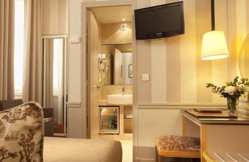 Les Iles Hotel | Quaint Hôtel Des Deux-Iles - Notre-Dame with Breakfast Included