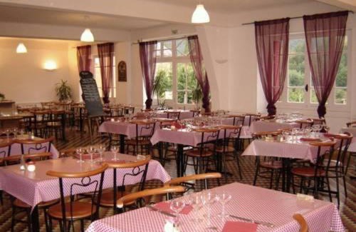 Boyne Hotel | Pet-Friendly Hotel des Gorges au Viaduc with Breakfast & Dining