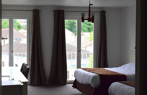 Bourbonne-les-Bains Hotel | Welcoming Hotel des Lauriers Roses with Family-Friendly Amenities