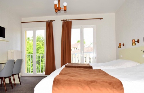 Bourbonne-les-Bains Hotel | Welcoming Hotel des Lauriers Roses with Family-Friendly Amenities