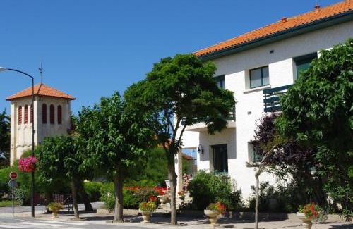 Soulac-sur-Mer Hotel | Pet-Friendly Getaway at Hotel des Pins with Ocean Views