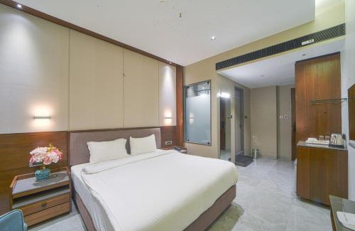 Sangli Hotel | Guest Rated 8.9: Hotel Devgiri Inn with Restaurant