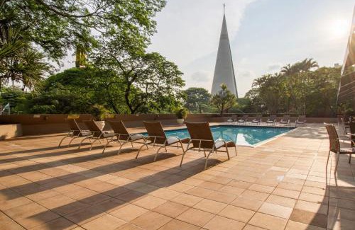 Zona 01 Hotel | Exceptional Hotel Deville Business Maringá: Pet-Friendly Oasis