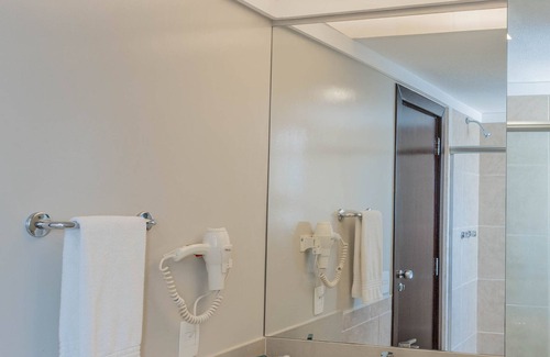 Da Goiabeira Hotel | Discover Hotel Deville Prime Cuiabá - 4-Star Retreat Awaits