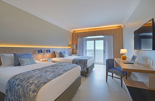 Itapua Hotel | Discover Hotel Deville Prime Salvador: Pet-Friendly Escape