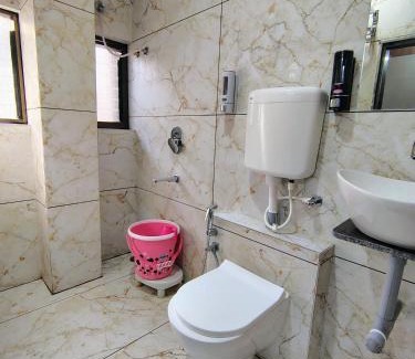 Trimbak Hotel | Budget-Friendly Stay at Hotel Dhruv Palace with Breakfast