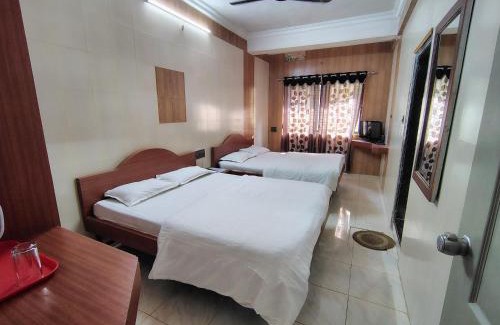 Trimbak Hotel | Budget-Friendly Stay at Hotel Dhruv Palace with Breakfast