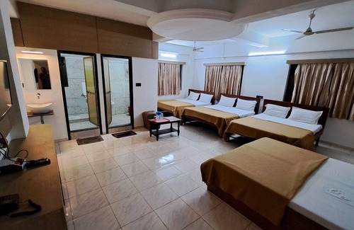 Trimbak Hotel | Budget-Friendly Hotel Dhruv Palace with Family Amenities