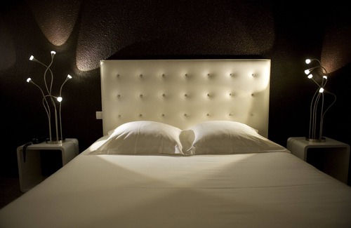 Amneville Hotel | Inviting Hotel Diane: Eco-Friendly Stay with Pool Access
