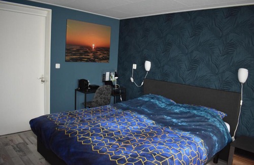 Municipality of Terschelling Hotel | Welcoming Hotel Dichtbijzee with Breakfast & Hot Tub