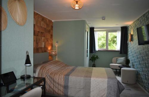 Municipality of Terschelling Hotel | Welcoming Hotel Dichtbijzee with Breakfast & Hot Tub