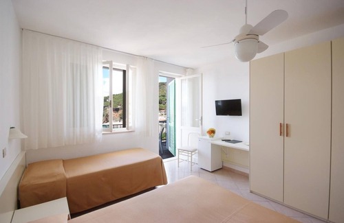 Capoliveri Hotel | Relaxing Ocean View at Hotel Dino - Rated 9.4/10