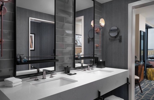 Downtown Louisville Hotel | Eco-Friendly Hotel Distil, Autograph Collection - 4-Star Stay