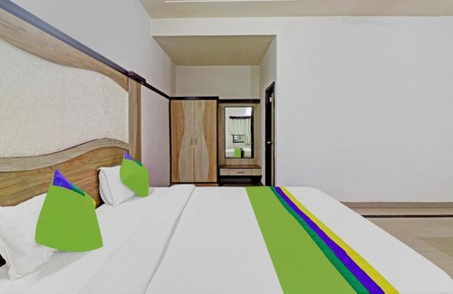 Fatehabad Hotel | Budget-Friendly Hotel Divinity: Pet Friendly & Family Focused