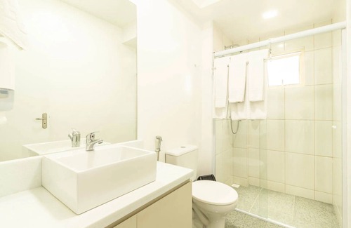 Anita Garibaldi Hotel | Inviting Hotel Dois H: Family-Friendly with Pool & Breakfast
