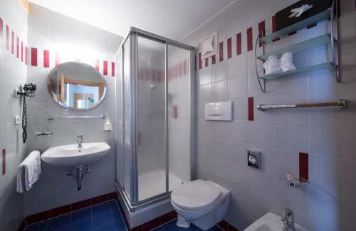 Terento Hotel | Hotel Dolomitenblick: Oceanfront Retreat with Spa & Pool