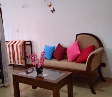 Nalagasdeniya Hotel | Oceanfront Hotel Dolphin Hikkaduwa with Breakfast Included