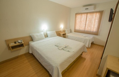 Jaguariaiva Hotel | Cozy Hotel Dom Thomaz: Pet Friendly & Family Oriented Stay