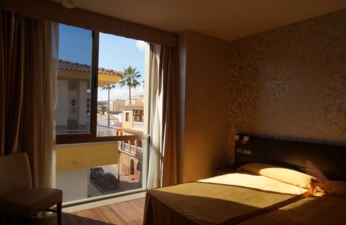 San Luis de Sabinillas Hotel | Discover Hotel Don Agustín: Eco-Friendly with Spa Access