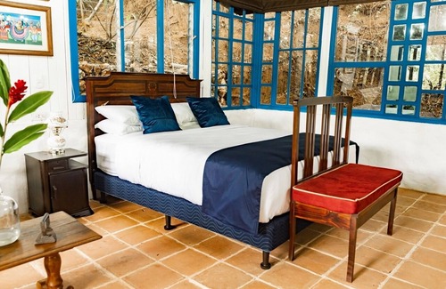 Santa Ana Hotel | Relax at Hotel Don Ernesto: 4-Star Haven with Pool & Spa
