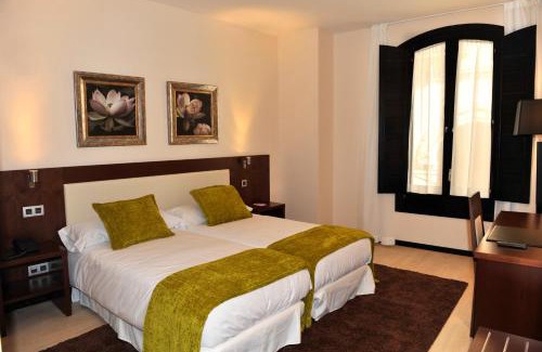 Segovia Old Town Hotel | Guest Rated Hotel Don Felipe: Family-Friendly Comfort Awaits