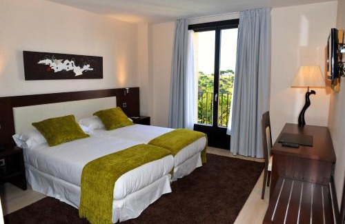 Segovia Old Town Hotel | Guest Rated Hotel Don Felipe: Family-Friendly Comfort Awaits