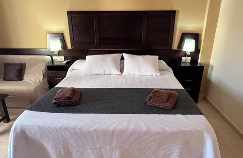 Puente De Genave Hotel | Discover Hotel Don Juan: Family-Friendly with Pool & Spa