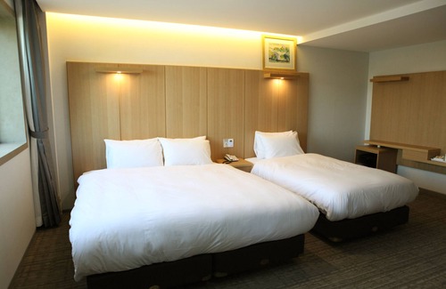 Chinju Hotel | Hotel DongBang: Family-Friendly Stay with Great Amenities