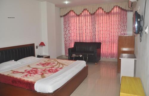 Alipurduar Hotel | Discover Hotel Dooars Mountain: Family-Friendly Retreat