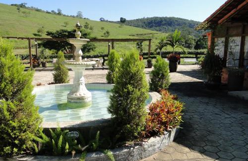 Sapucaia Hotel | Relax at Hotel dos Bretões: Pool, Pet-Friendly & Family Amenities