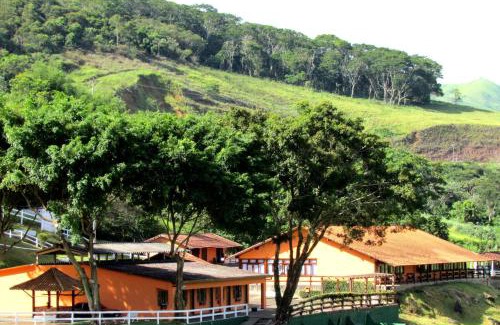 Sapucaia Hotel | Relax at Hotel dos Bretões: Pool, Pet-Friendly & Family Amenities