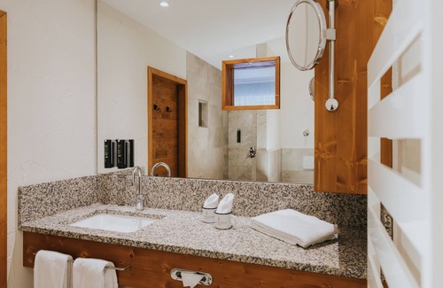 Bad Griesbach-Therme Hotel | Relax at Hotel Drei Quellen Therme: Spa, Pool & Dining