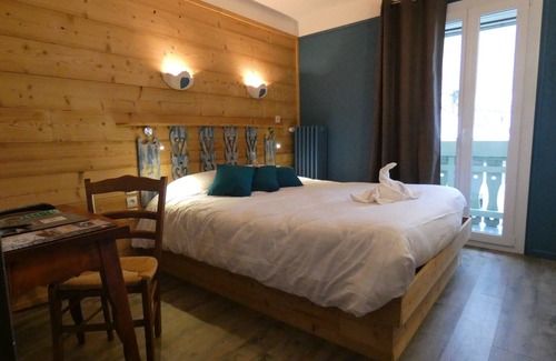Thones Hotel | Discover Hotel du Midi: Family-Friendly & Accessible Stays