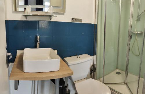 Brassy Hotel | Inviting Hotel du Nord: Pet-Friendly Stay with Dining Options