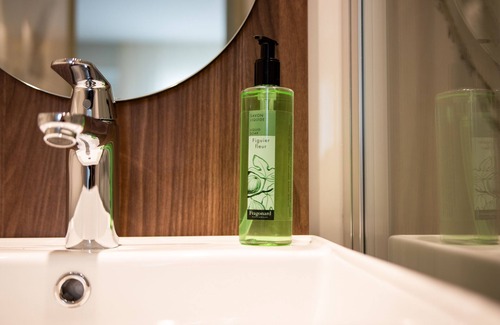 Quartier du Port Hotel | Experience Comfort at Hotel du Pin Nice Port with Pool & Spa