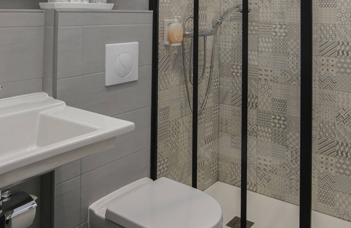 Corte Hotel | Comfortable Stay at Hotel Duc de Padoue with Family Amenities