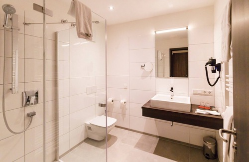 Reichertshofen Hotel | Explore Hotel Duda: Family-Friendly & Accessible Stay