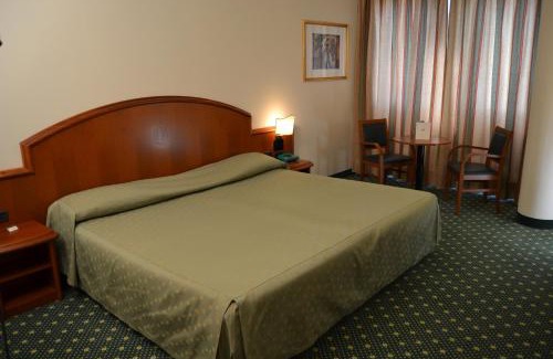 Sacile Hotel | Relax at Hotel Due Leoni: 4-Star Comfort with Spa & Hot Tub