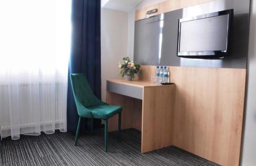Czluchow House | Family-Friendly Stay at Hotel Duet with High Guest Ratings