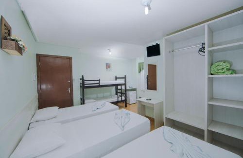 Vila Yolanda Hotel | Charming Hotel e Pousada Caroline with Oceanfront Pool