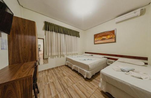 Vila Yolanda Hotel | Charming Hotel e Pousada Caroline with Oceanfront Pool