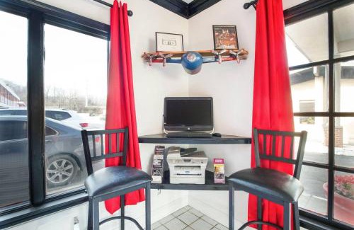Atchison Hotel | Adventurous Stays at Hotel Eastin Atchison with Pets Welcome