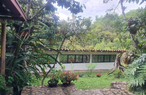 San Agustin House | Eco-Friendly Hotel Ecológico La Antigua with Pet Amenities