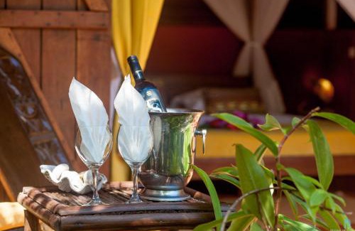 Nosy Boraha Hotel | Relax at Hotel ECOLODGE LE RAVORAHA with Oceanfront Views