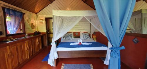 Nosy Boraha Hotel | Relax at Hotel ECOLODGE LE RAVORAHA with Oceanfront Views